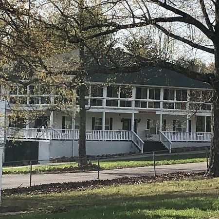 Hôtel Mitchell Manor At Fall Creek Falls à Pikeville Extérieur photo